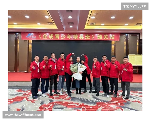 搏击慈善赛在深圳圆满落幕 明星选手筹集百万善款助力体育公益事业 搏击慈善赛在深圳圆满落幕 明星选手筹集百万善款助力体育公益事业